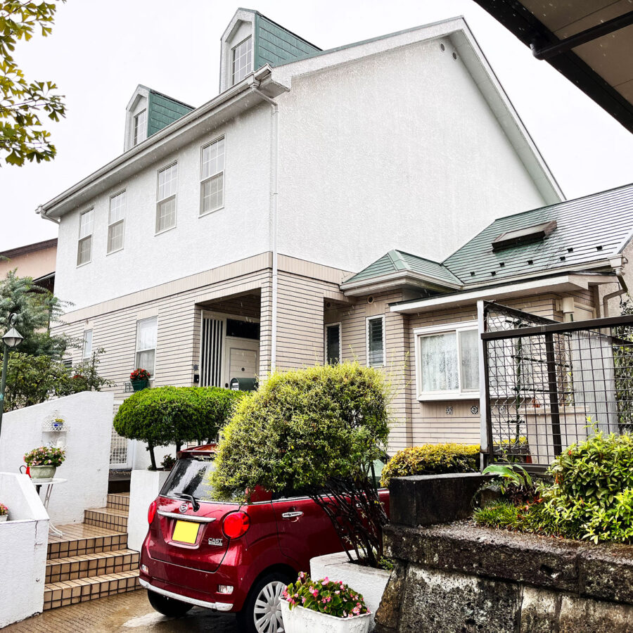 鳩山町　H様邸 屋根外壁塗装及びベランダウレタン防水工事。塗り替え前