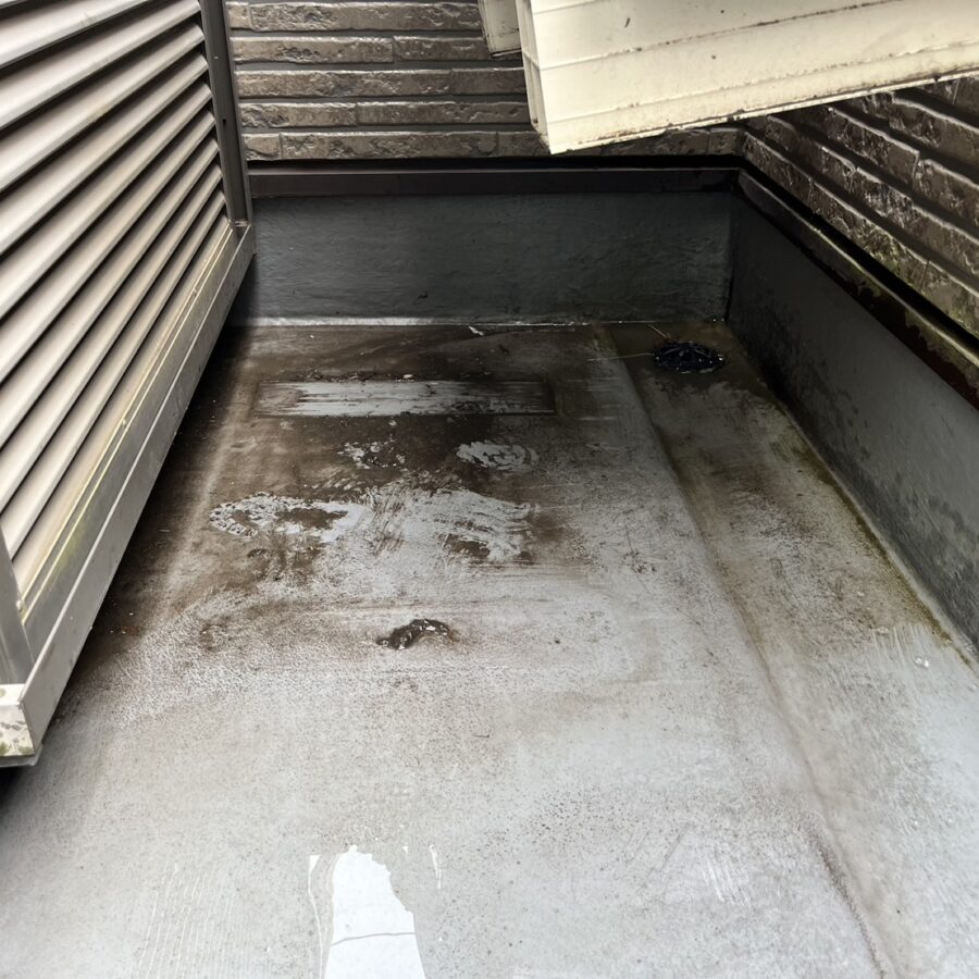 川越市 H様邸ベランダ防水工事。塗り替え前