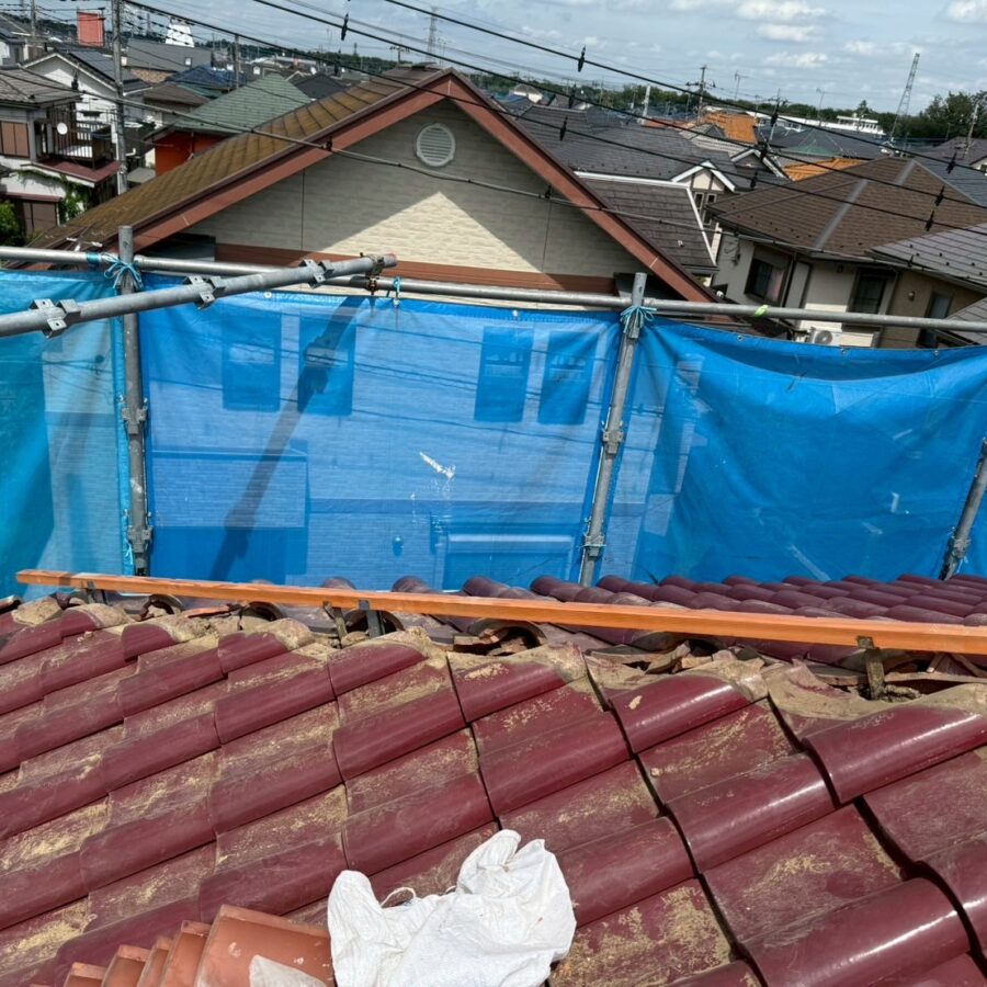 狭山市　瓦屋根棟取り直し工事。塗り替え前