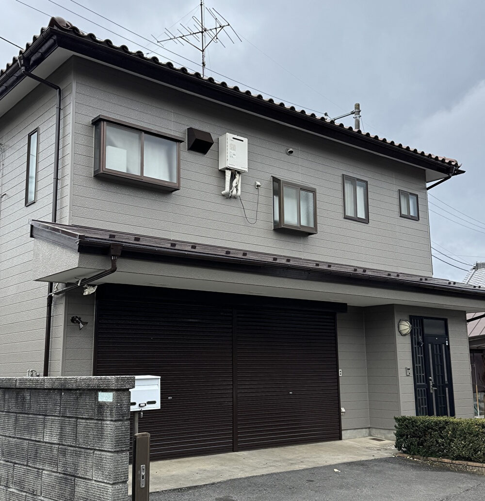 狭山市：築年数の経過による色褪せ・チョーキングを解消！屋根・外壁塗装工事。塗り替え後