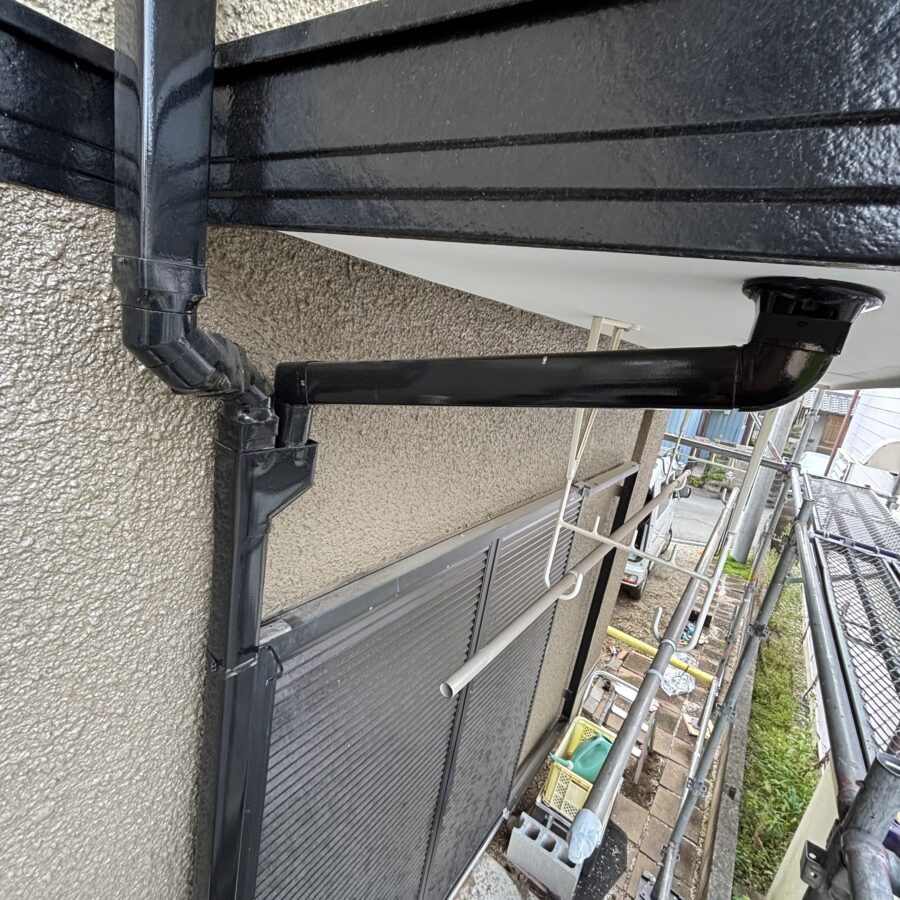 日高市｜台風被害の雨樋を火災保険で賢くリフォーム！パテ補修＆PanasonicシビルスケアPC50新設✨。塗り替え前